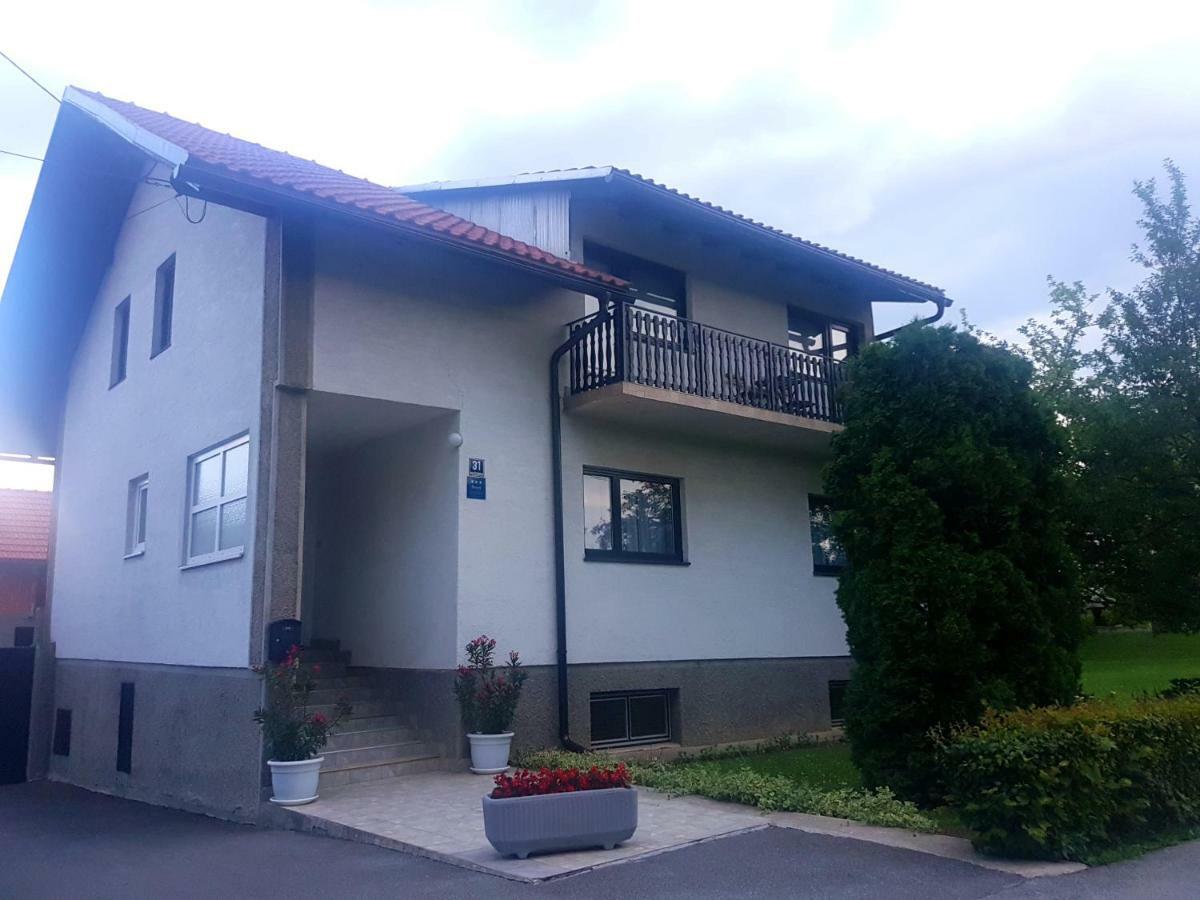 Apartman Ruzica Ogulin Eksteriør billede